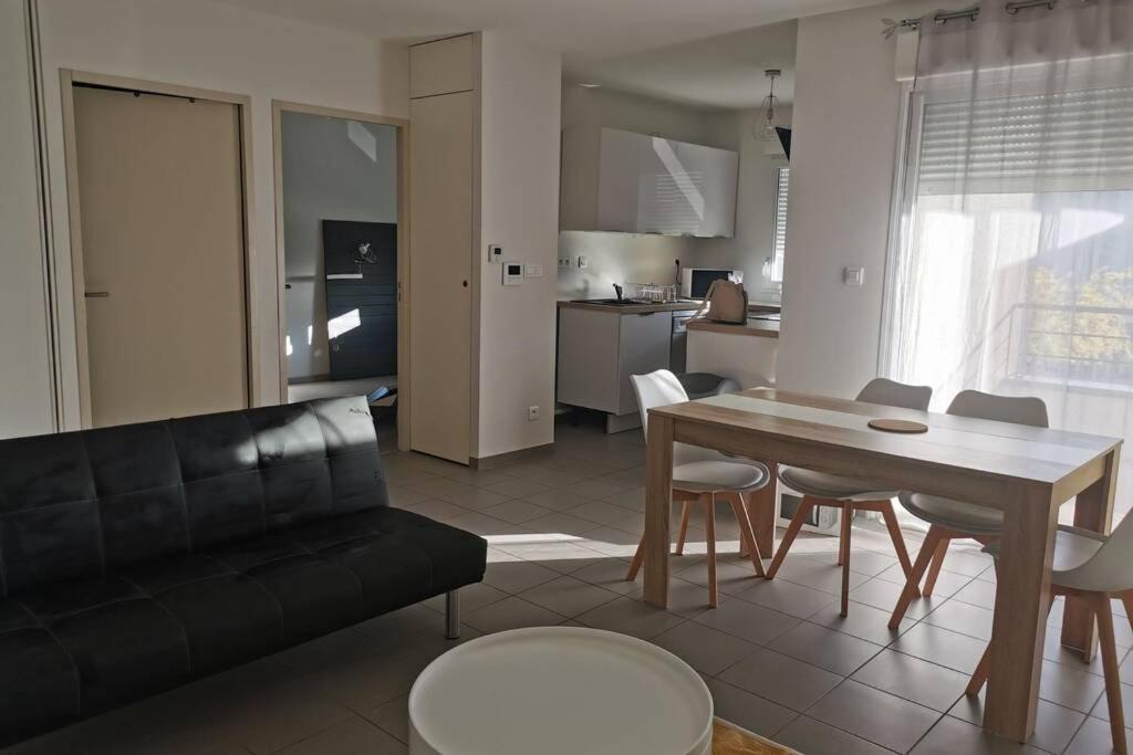 T2 Accessible Pmr Avec Terrasse Et Garage Apartment *