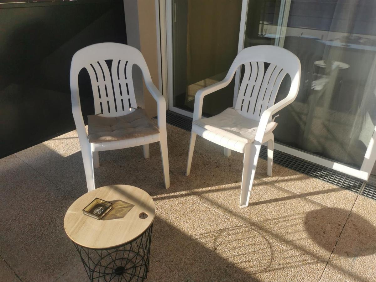 T2 Accessible Pmr Avec Terrasse Et Garage Apartment