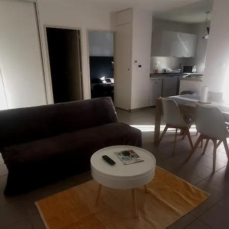 Appartement T2 Accessible Pmr Avec Terrasse Et Garage Onet-le-Chateau Exterior photo